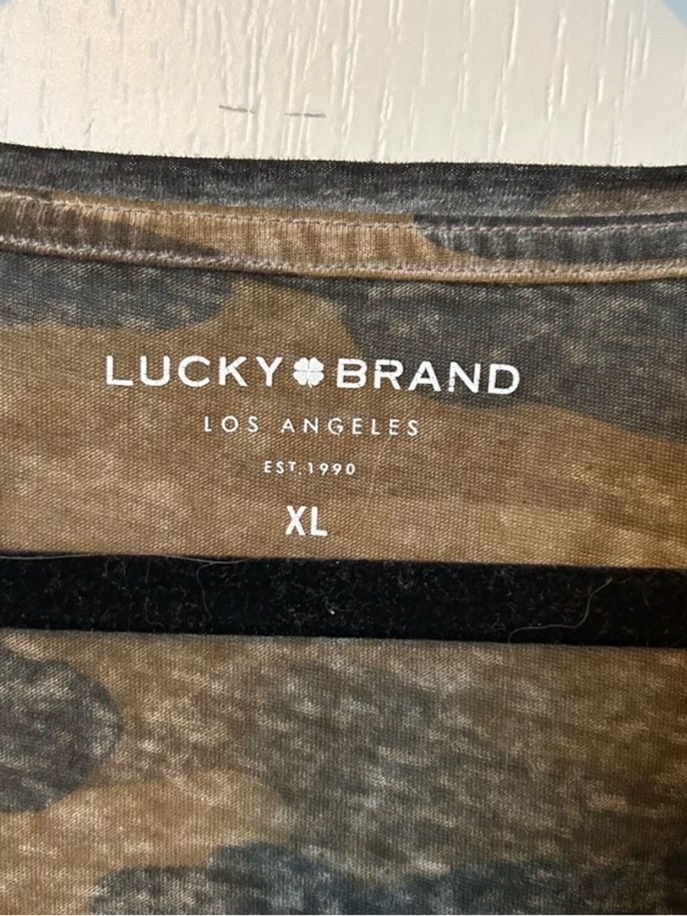 Lucky Brand Olive and Gray Camo V-Neck Short Sleeve Tee - Picture 3 of 3